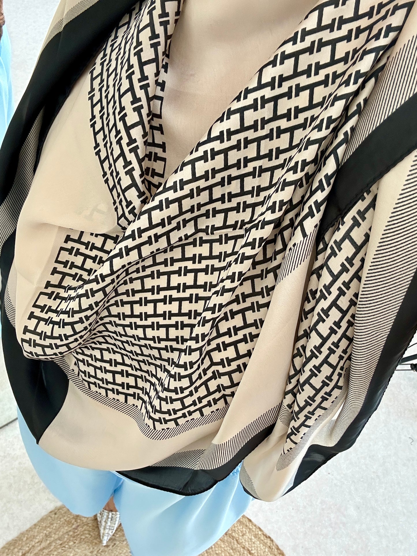 HILTON SCARF