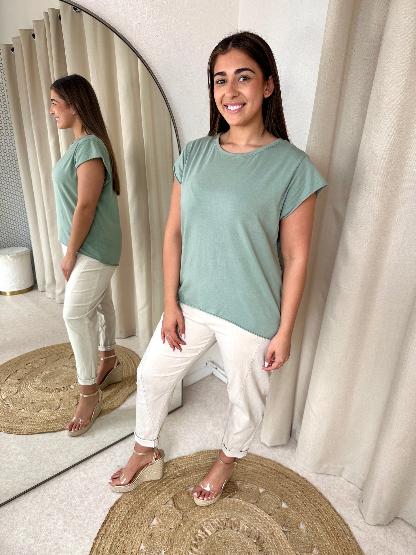 ESSENTIAL TEE