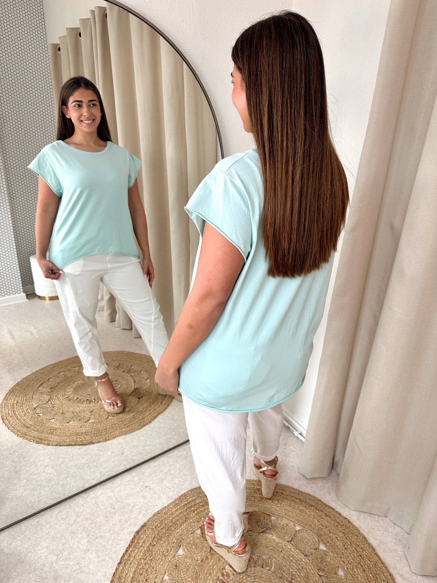ESSENTIAL TEE
