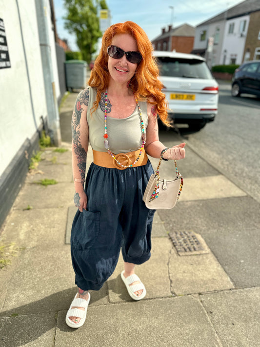 ONE HAND IN MY POCKET