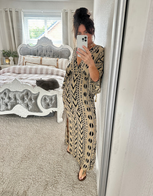 THE DRESS OF DREAMS
