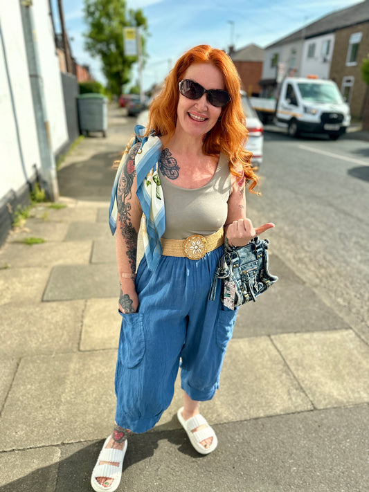 ONE HAND IN MY POCKET